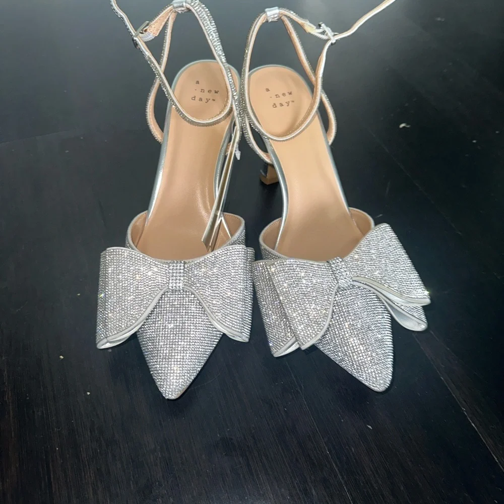 A New Day Glittering Silver Heels with Bow - Picture 7 of 7